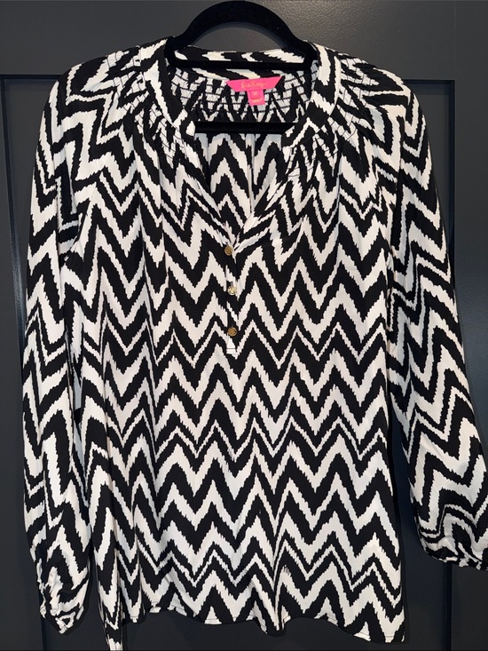 Lilly Pulitzer Tops - Lilly Pulitzer Black & White Chevron Blouse